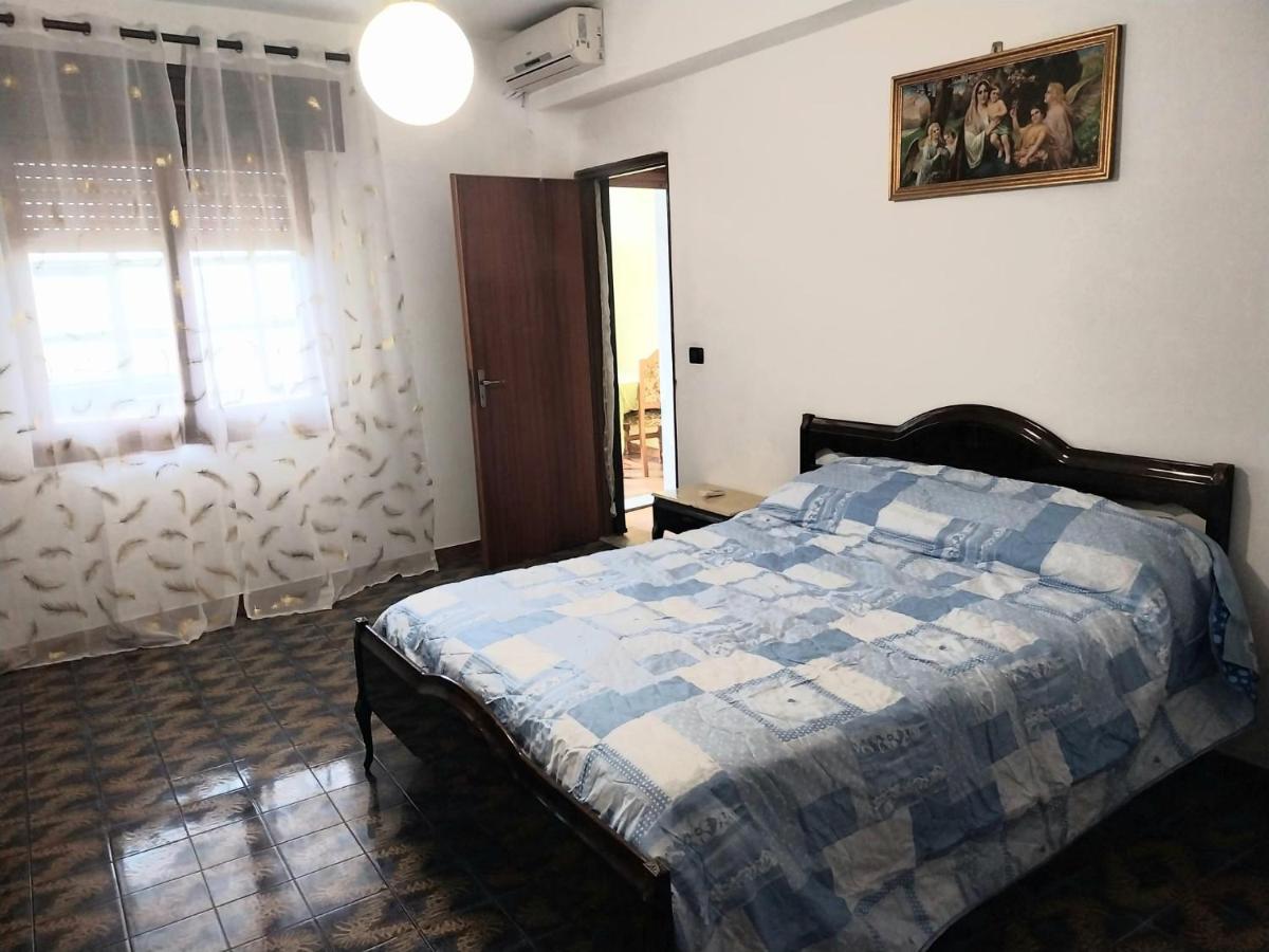 Tranquilla Apartment Borgia Bagian luar foto